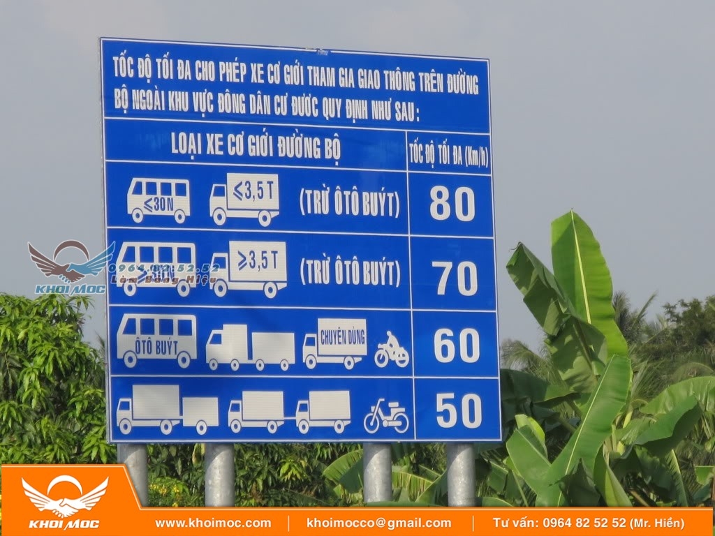 Thi Công Chuỗi Biển Báo Giao Thông Tại HCM 855